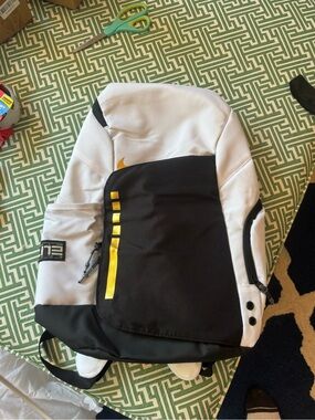 Nike Elite Pro 32L Basketball Backpack - White/Gold